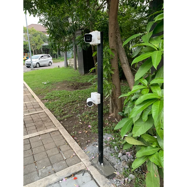 cctv pole 3  meters high anchor and base plate